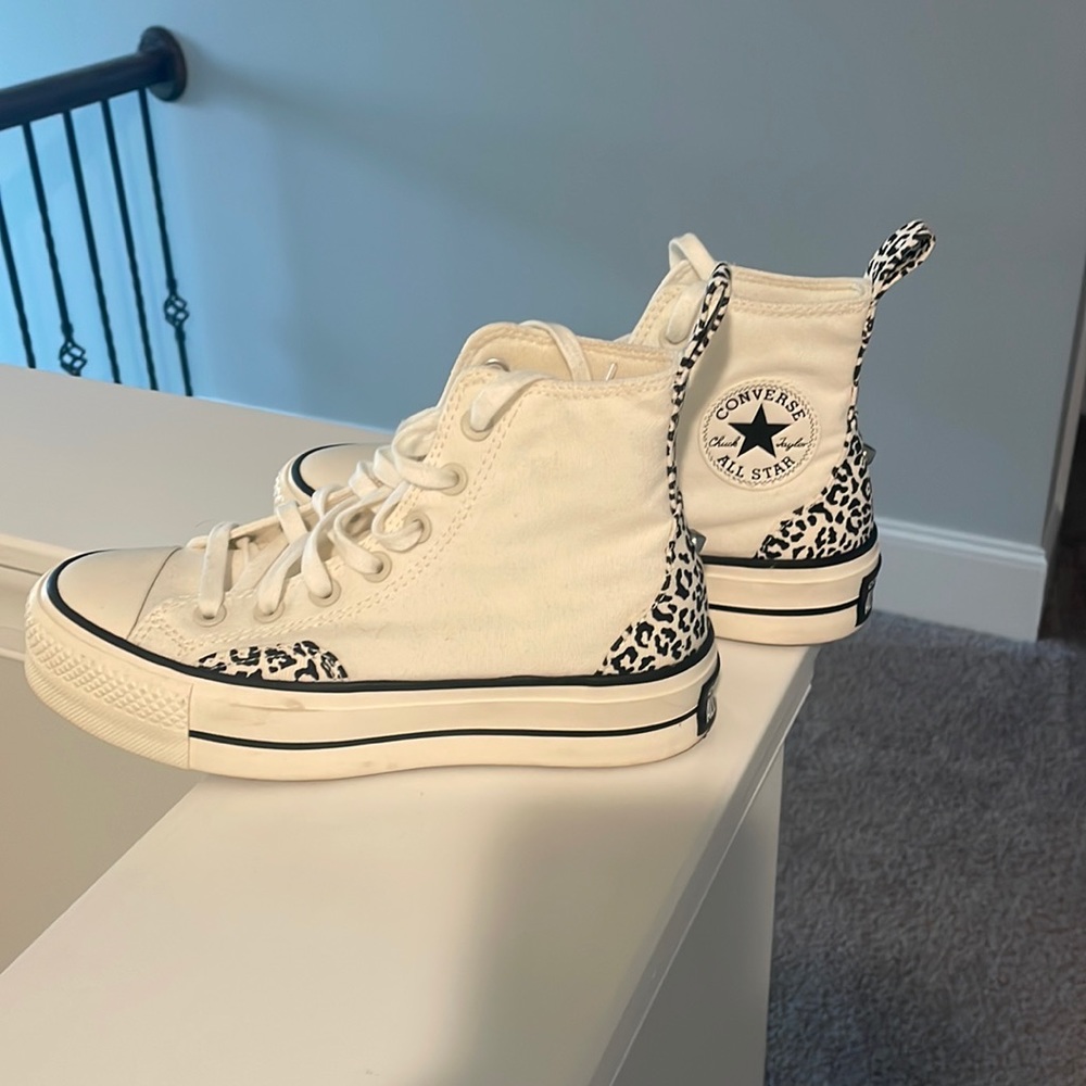 Platform converse